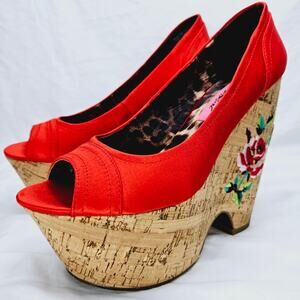Betsey Johnson Red Rose Satin Platform Wedge Size 7.5